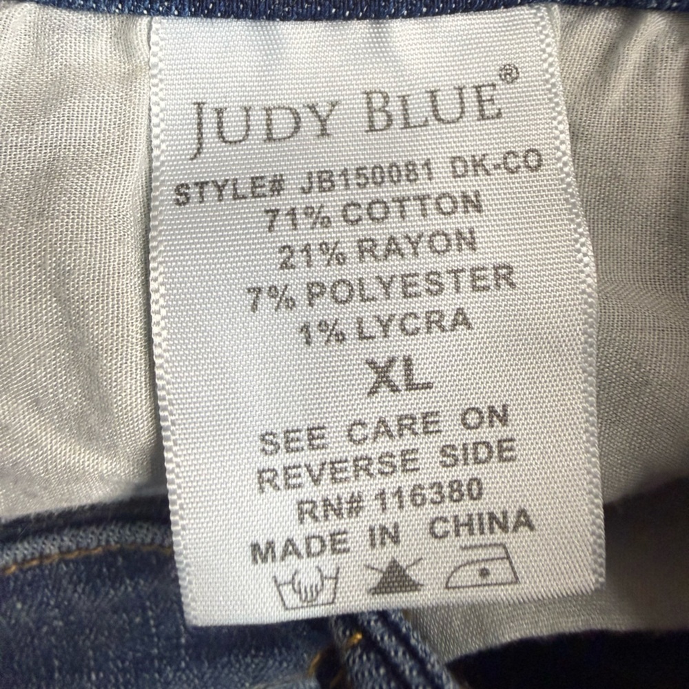 Judy Blue AVA SPLATTERED HIGH RISE SHORTS - Picture 7 of 7